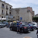 136 Door de poort op naar de grote Dom van Siracusa